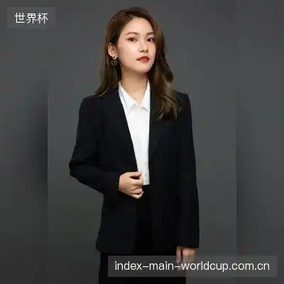 李亮